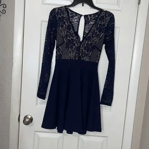 Windsor Dresses | Windsor Navy Lace Long Sleeve Mini Dress | Color: Blue/Tan | Size: S | Tcdp1013's Closet